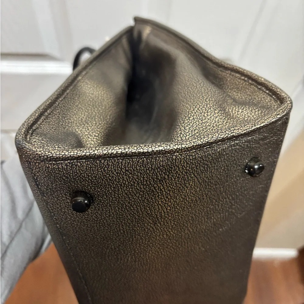 Coach G1481-33859 Crosby Carryall Metallic Gold Crackle Leather/Gunmetal Hrdware - Picture 11 of 16